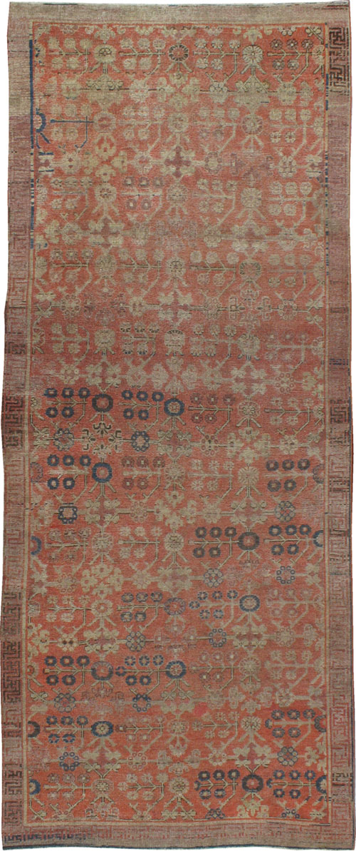 Antique Khotan Gallery Rug, No.18724 - Galerie Shabab