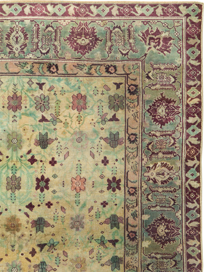 Antique Indian Agra Square Carpet, No.18730 - Galerie Shabab