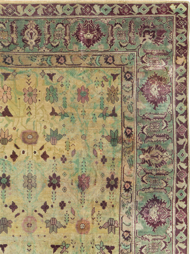 Antique Indian Agra Square Carpet, No.18730 - Galerie Shabab