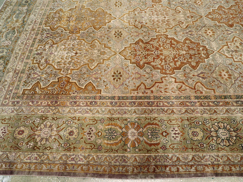 Antique Indian Lahore Carpet, No.18775 - Galerie Shabab