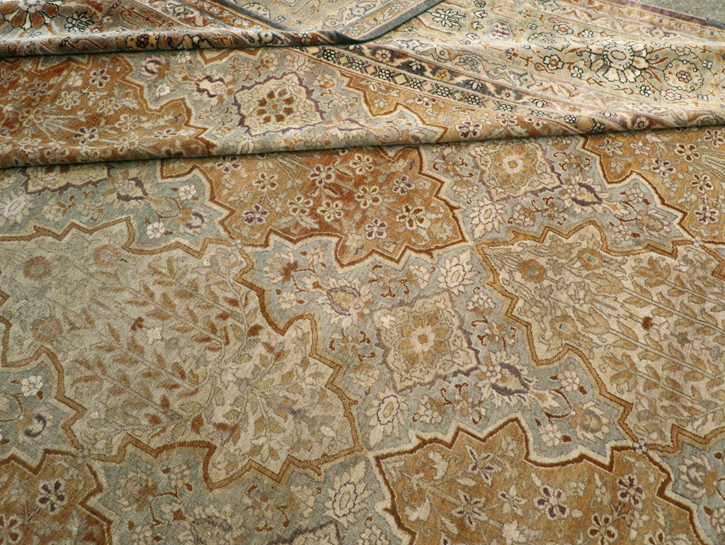Antique Indian Lahore Carpet, No.18775 - Galerie Shabab