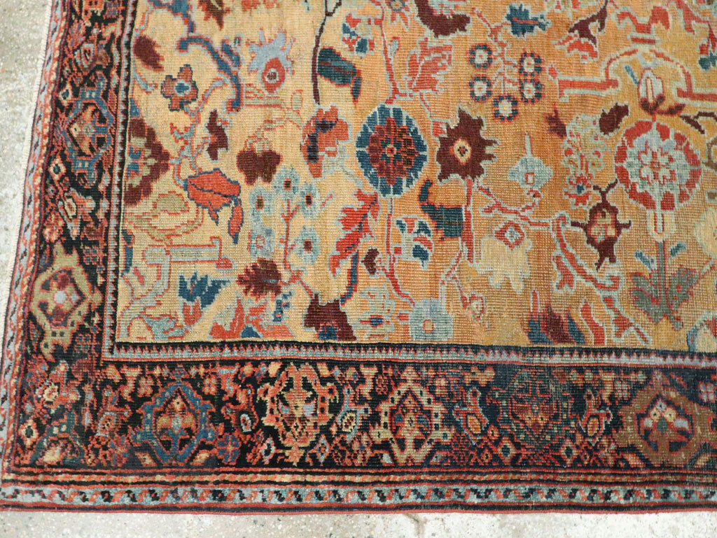 Antique Persian Sultanabad Carpet, No.18776 - Galerie Shabab