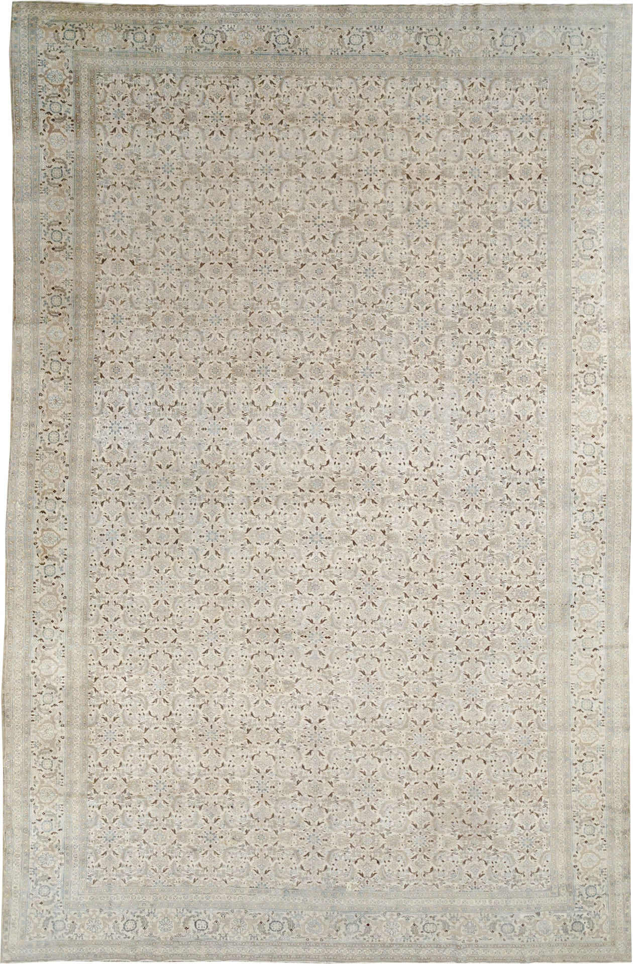 Antique Persian Tabriz Oversize Carpet, No.18782 - Galerie Shabab