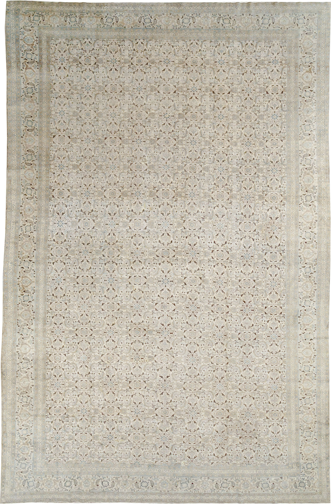 Antique Persian Tabriz Oversize Carpet, No.18782 - Galerie Shabab