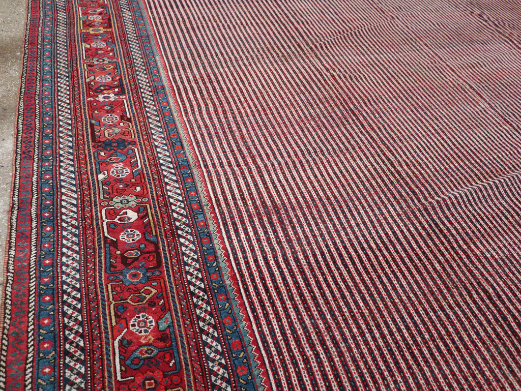 Antique Persian Qashqai Carpet, No.18789 - Galerie Shabab