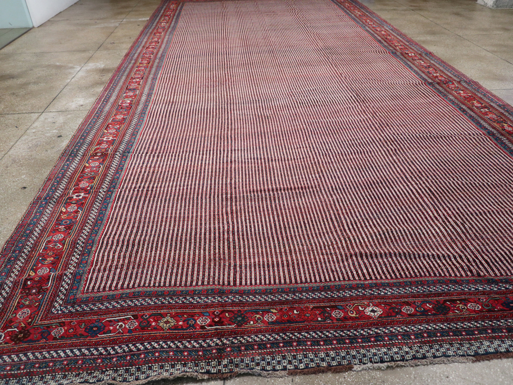 Antique Persian Qashqai Carpet, No.18789 - Galerie Shabab