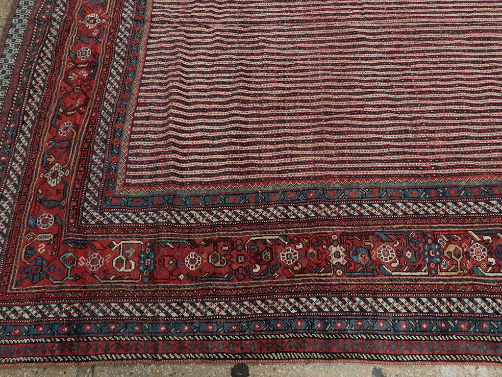 Antique Persian Qashqai Carpet, No.18791 - Galerie Shabab