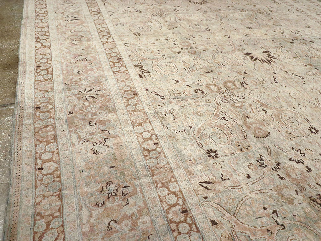 Antique Persian Mashad Carpet, No.18802 - Galerie Shabab