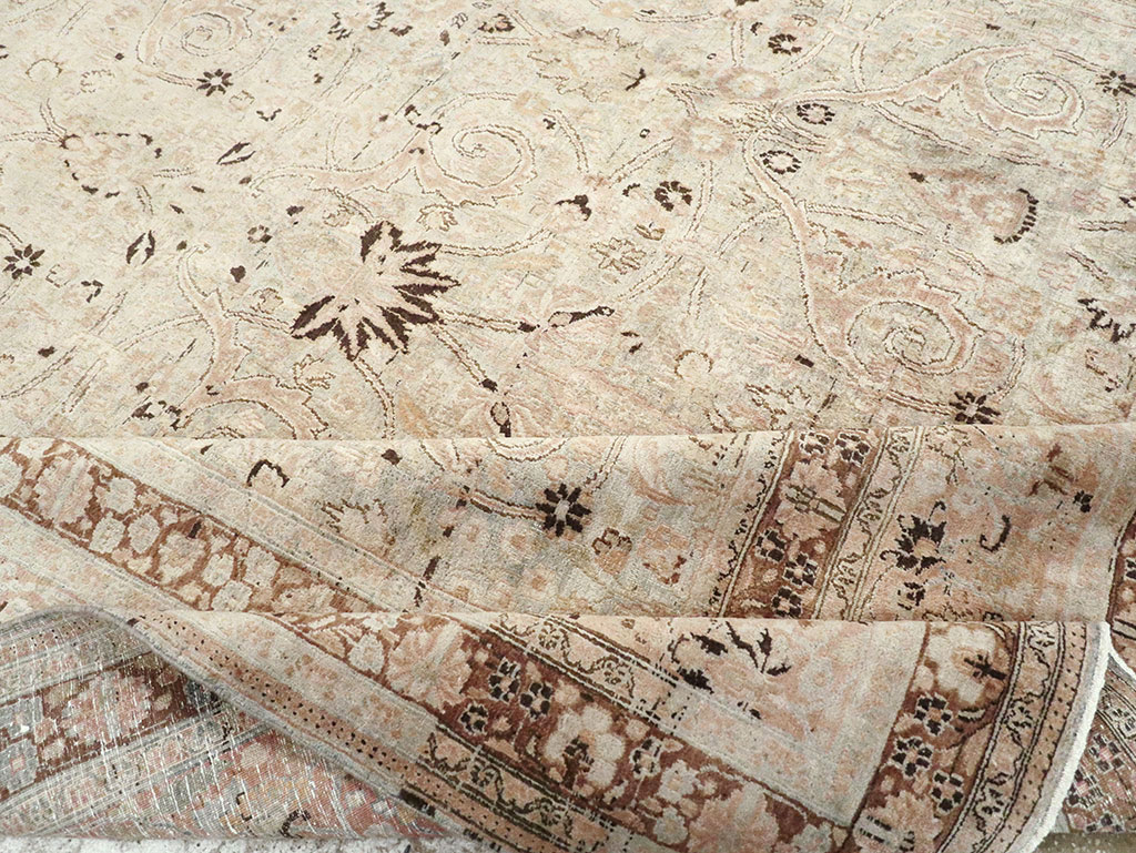 Antique Persian Mashad Carpet, No.18802 - Galerie Shabab