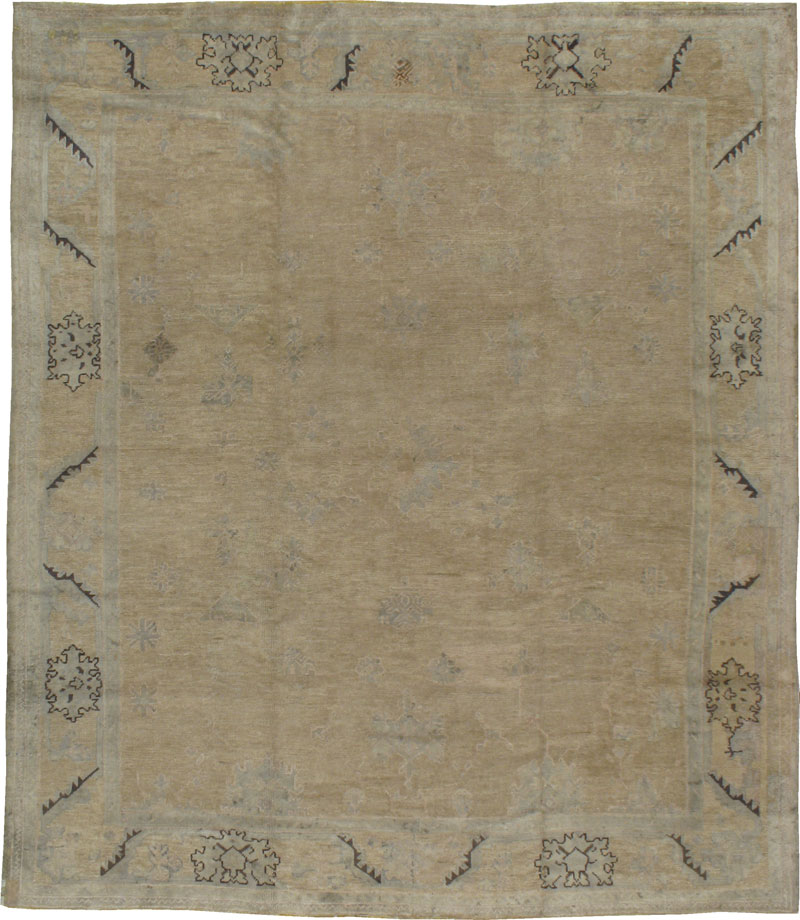 Antique Oushak Carpet, No.18810 - Galerie Shabab