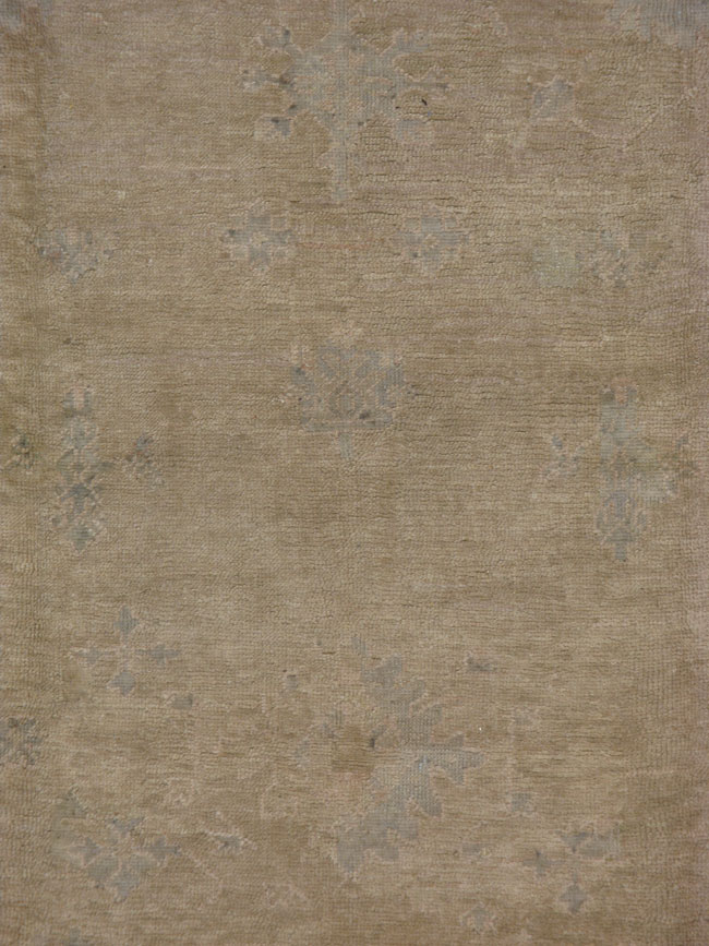 Antique Oushak Carpet, No.18810 - Galerie Shabab