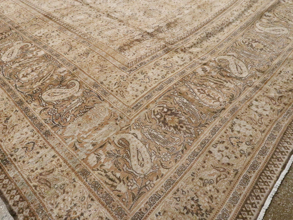 Antique Persian Dorokhsh Carpet, No.18851 - Galerie Shabab