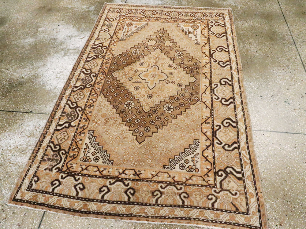 Antique East Turkestan Khotan Rug, No.18860 - Galerie Shabab