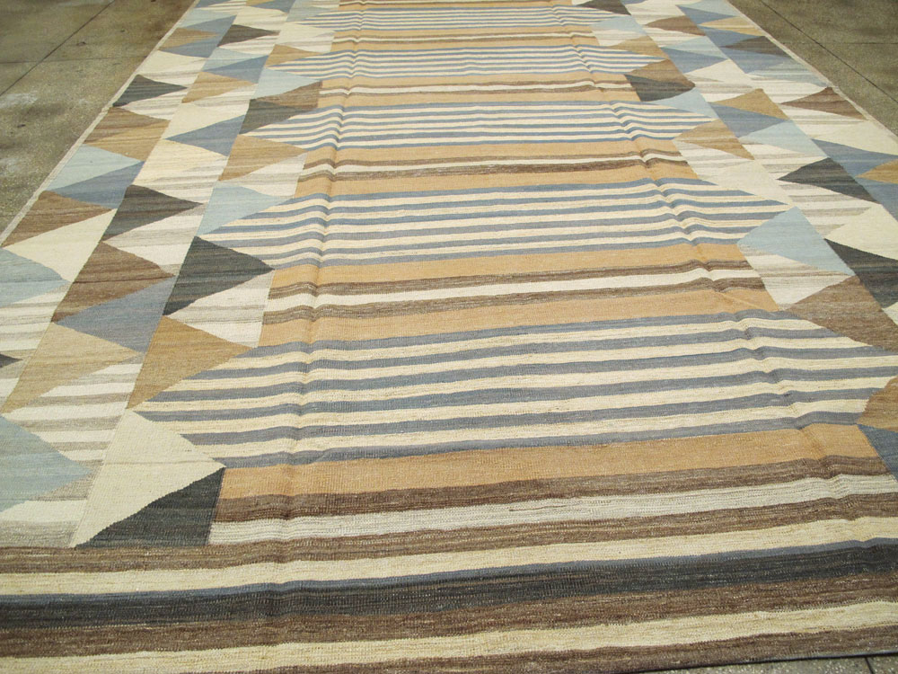 Contemporary Persian Flatweave Kilim Oversize Carpet, No.18871 - Galerie Shabab