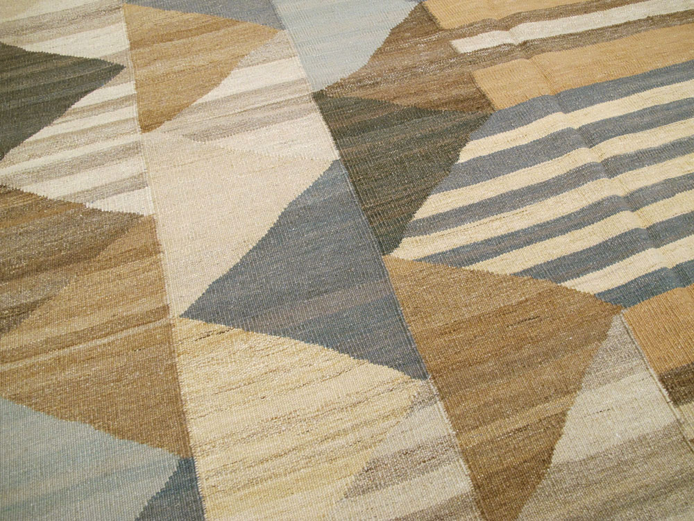 Contemporary Persian Flatweave Kilim Oversize Carpet, No.18871 - Galerie Shabab