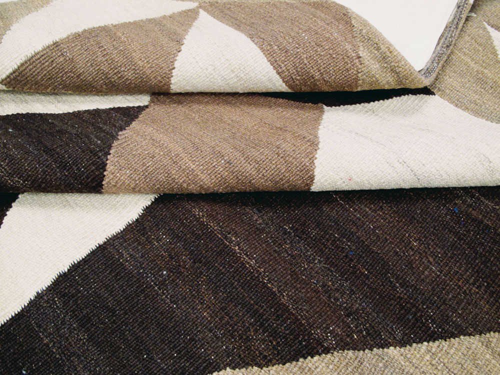 Vintage Persian Modernist Kilim, No.18890 - Galerie Shabab