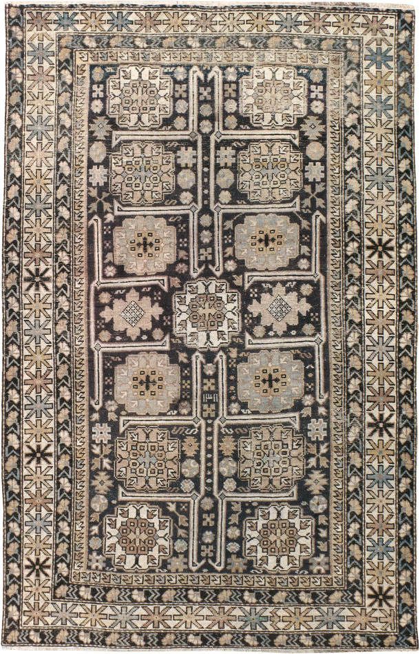 Antique Caucasian Shirvan Rug, No.18893 - Galerie Shabab