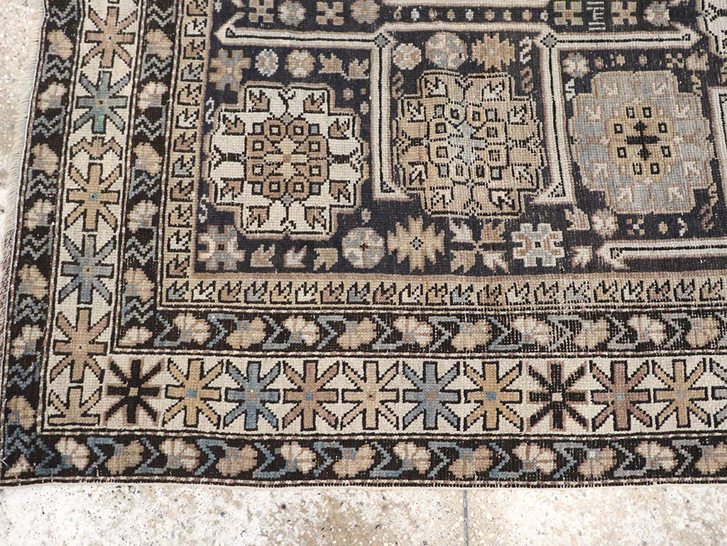 Antique Caucasian Shirvan Rug, No.18893 - Galerie Shabab