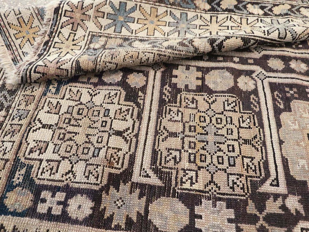Antique Caucasian Shirvan Rug, No.18893 - Galerie Shabab
