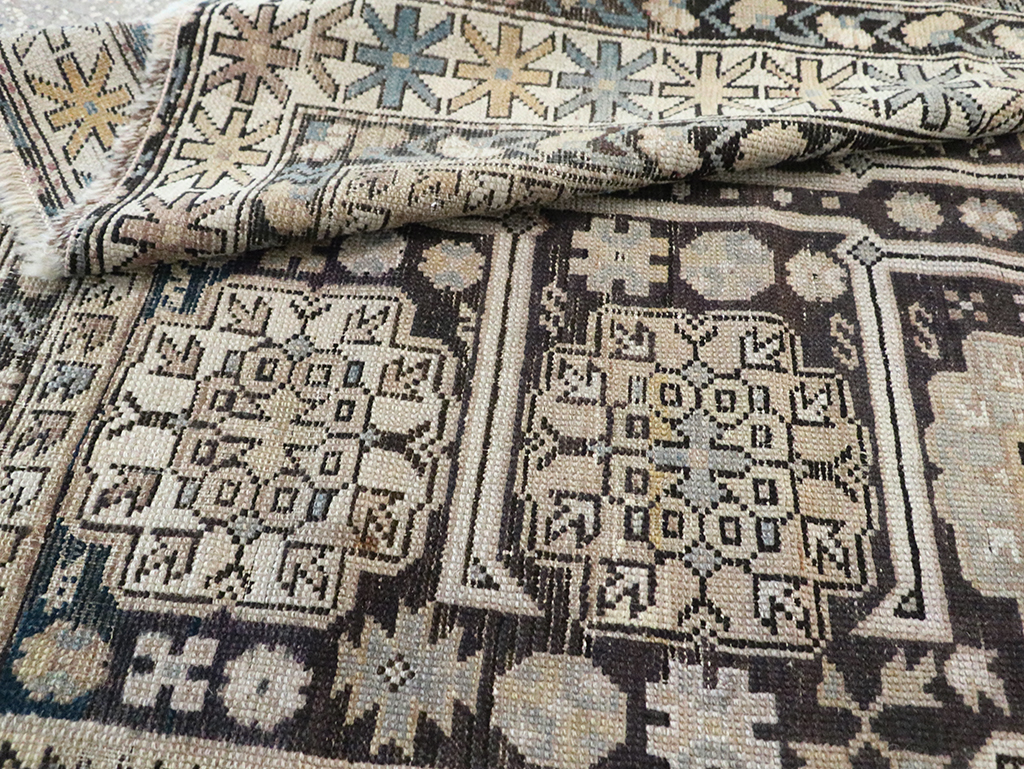 Antique Caucasian Shirvan Rug, No.18893 - Galerie Shabab