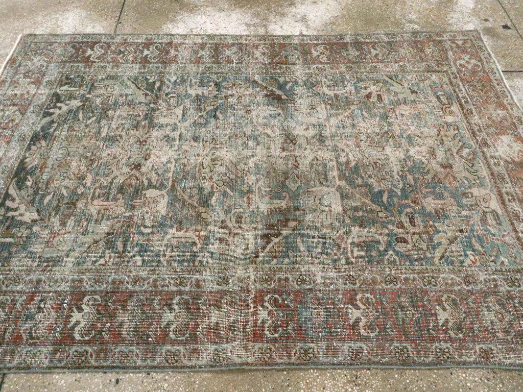 Antique Persian Distresed Mahal Rug, No.18894 - Galerie Shabab