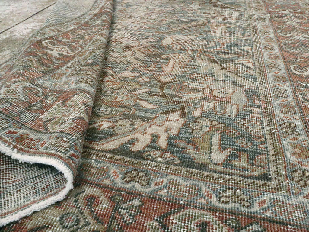 Antique Persian Distresed Mahal Rug, No.18894 - Galerie Shabab