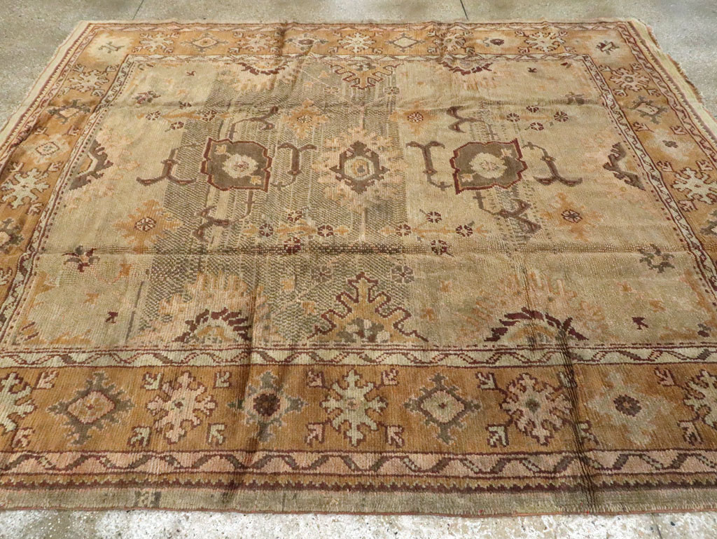 Antique Turkish Oushak Square Carpet, No.18897 - Galerie Shabab
