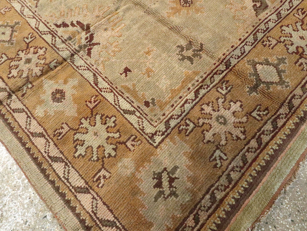 Antique Turkish Oushak Square Carpet, No.18897 - Galerie Shabab