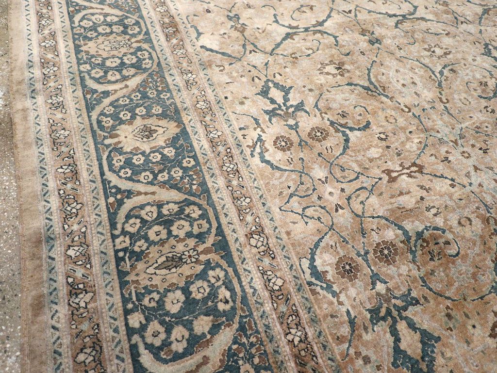 Antique Persian Tabriz Carpet, No.18900 - Galerie Shabab
