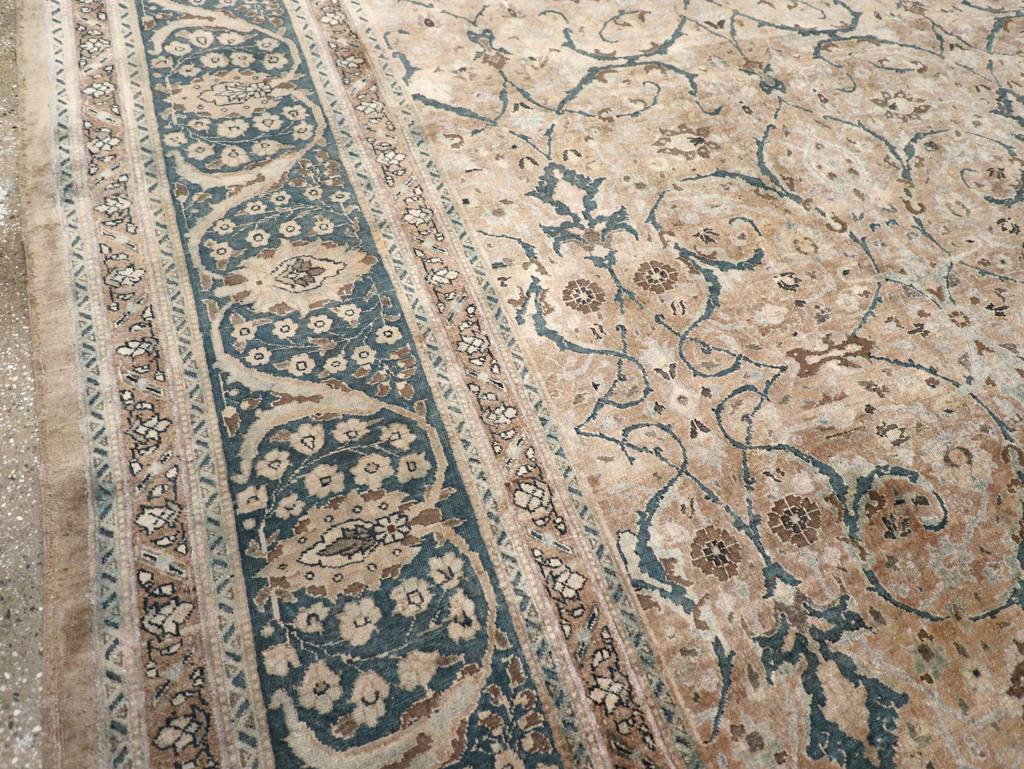 Antique Persian Tabriz Carpet, No.18900 - Galerie Shabab