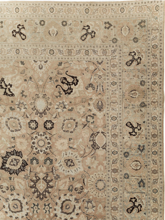 Antique Persian Tabriz Carpet, No.18906 - Galerie Shabab