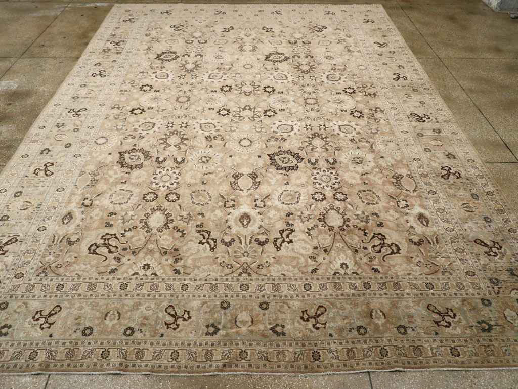 Antique Persian Tabriz Carpet, No.18906 - Galerie Shabab