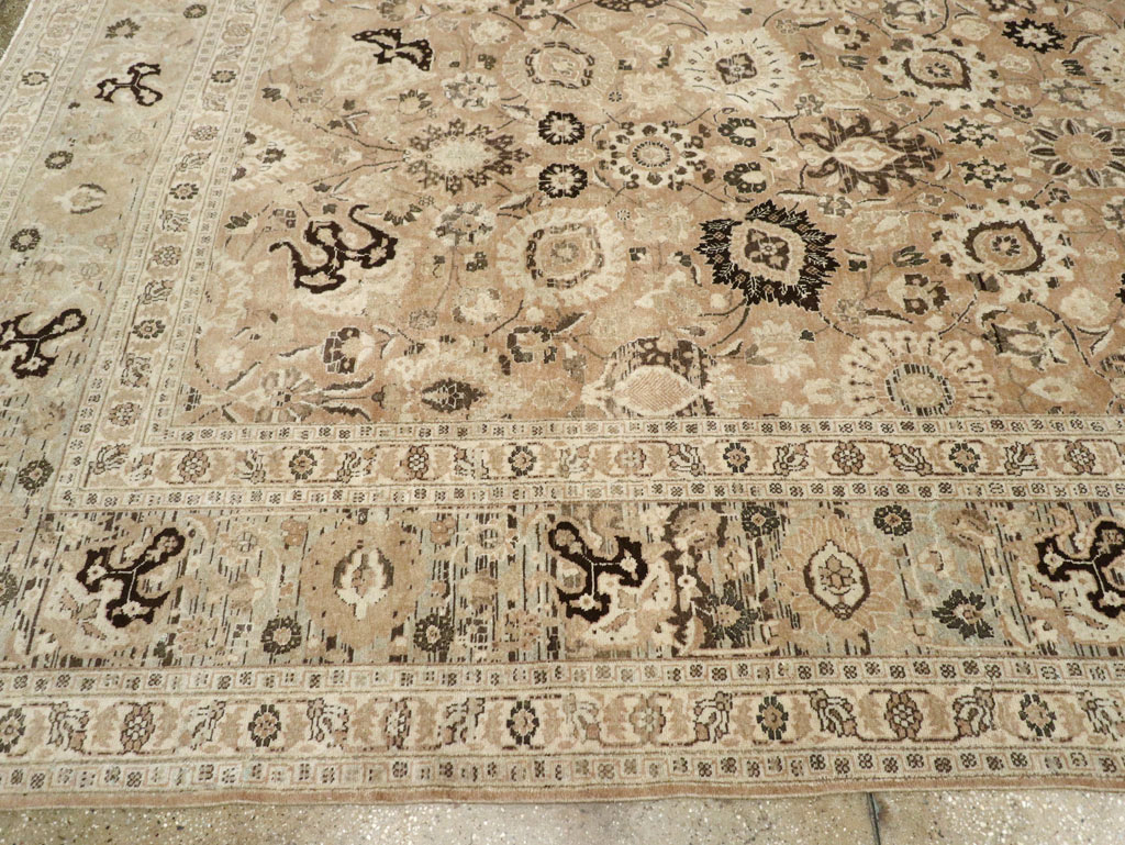 Antique Persian Tabriz Carpet, No.18906 - Galerie Shabab