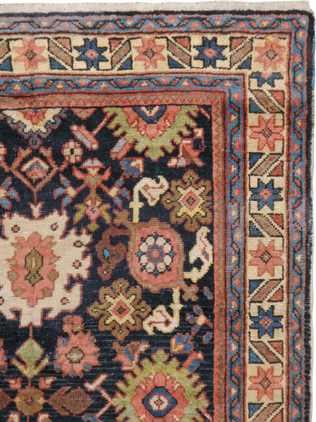 Antique Persian Mahal Carpet, No.18929 - Galerie Shabab