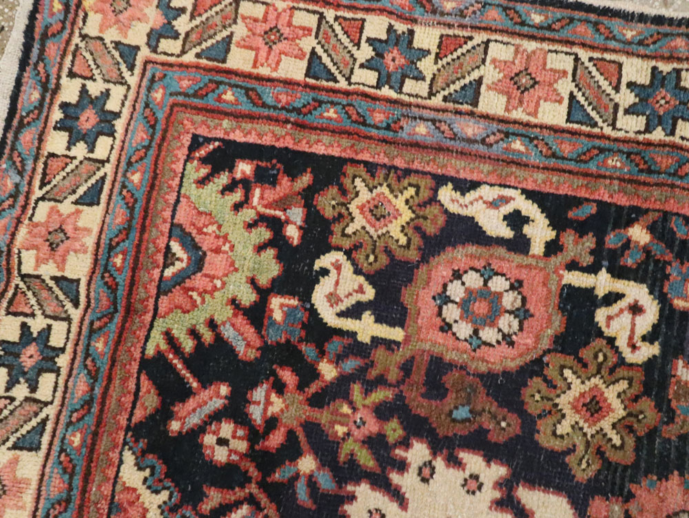 Antique Persian Mahal Carpet, No.18929 - Galerie Shabab