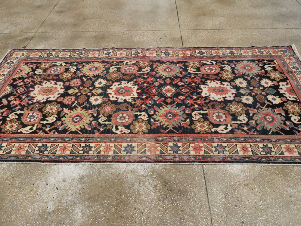 Antique Persian Mahal Carpet, No.18929 - Galerie Shabab