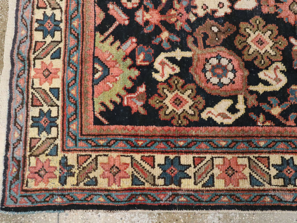 Antique Persian Mahal Carpet, No.18929 - Galerie Shabab