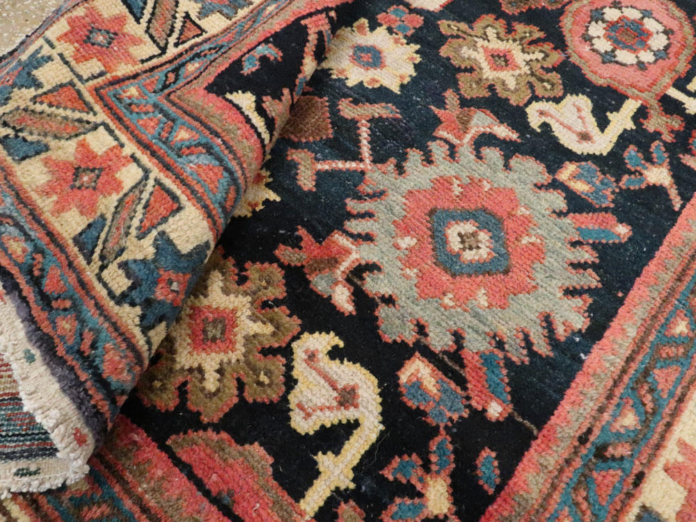 Antique Persian Mahal Carpet, No.18929 - Galerie Shabab