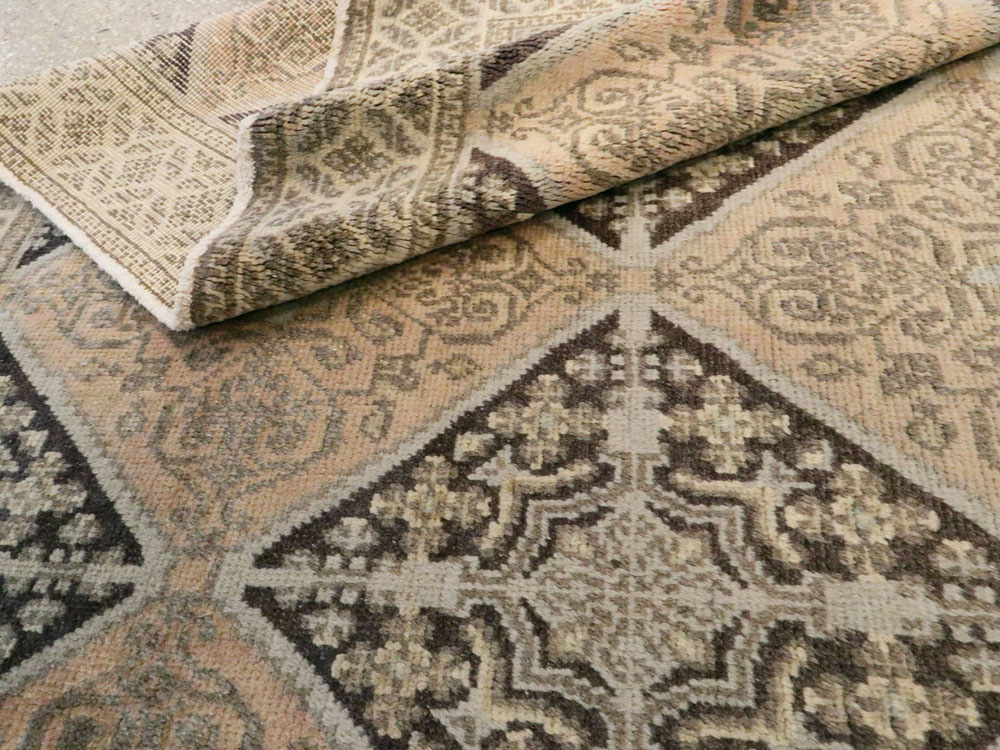 Vintage Turkish Anatolian Rug, No.18957 - Galerie Shabab