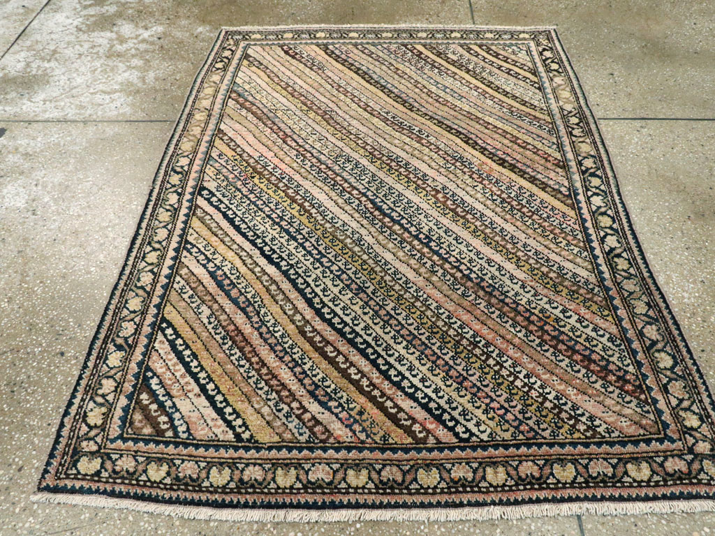 Antique Persian Malayer Rug, No.18963 - Galerie Shabab