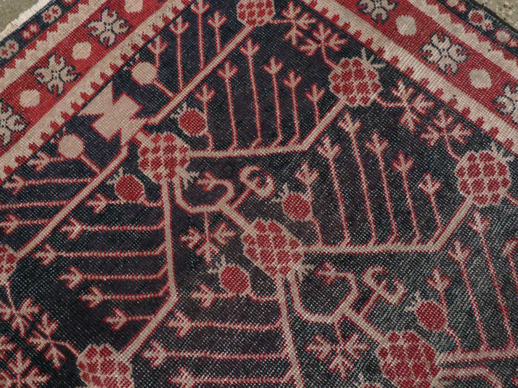 Antique East Turkestan Khotan Carpet, No.18980 - Galerie Shabab