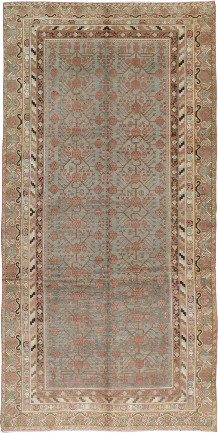 Antique Khotan Gallery Carpet, No.18986 - Galerie Shabab