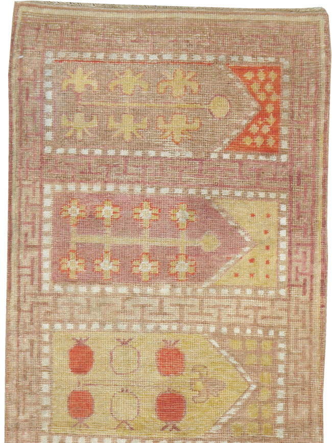 Vintage East Turkestan Khotan Saph Runner, No.18987 - Galerie Shabab