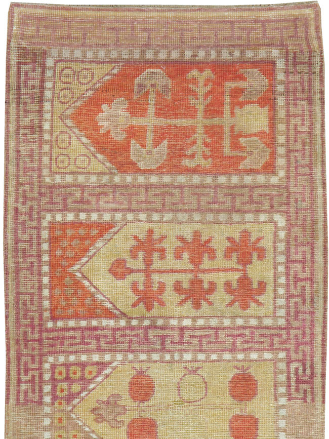 Vintage East Turkestan Khotan Saph Runner, No.18987 - Galerie Shabab