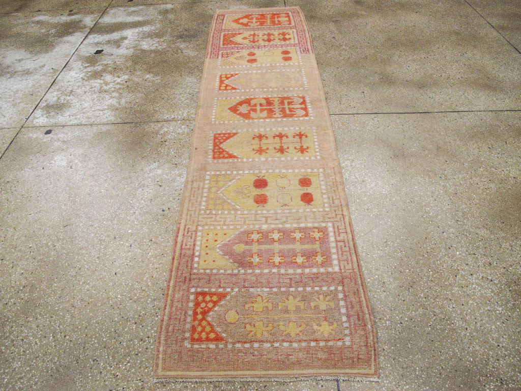 Vintage East Turkestan Khotan Saph Runner, No.18987 - Galerie Shabab