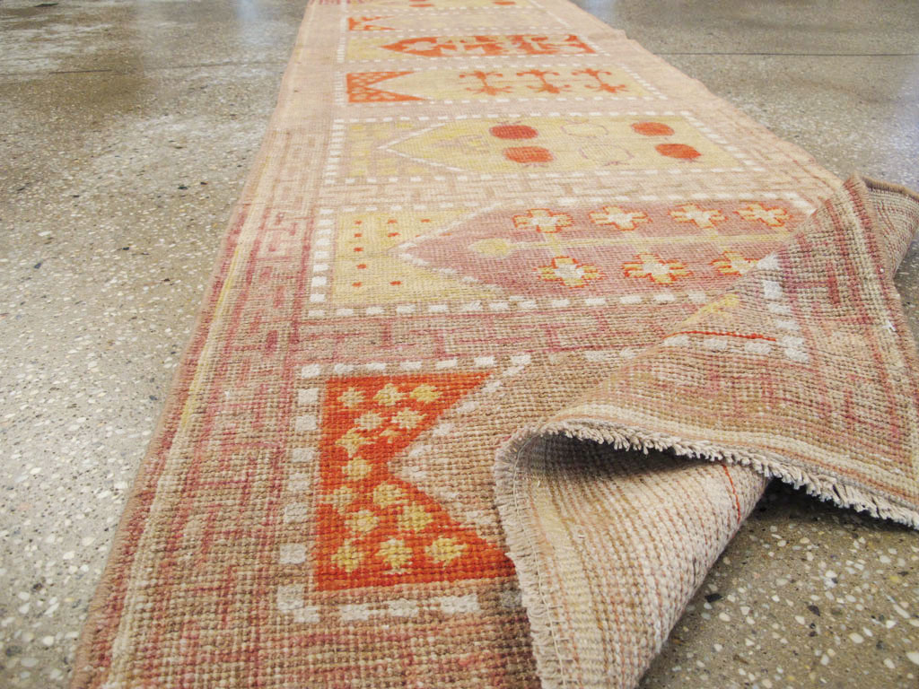 Vintage East Turkestan Khotan Saph Runner, No.18987 - Galerie Shabab