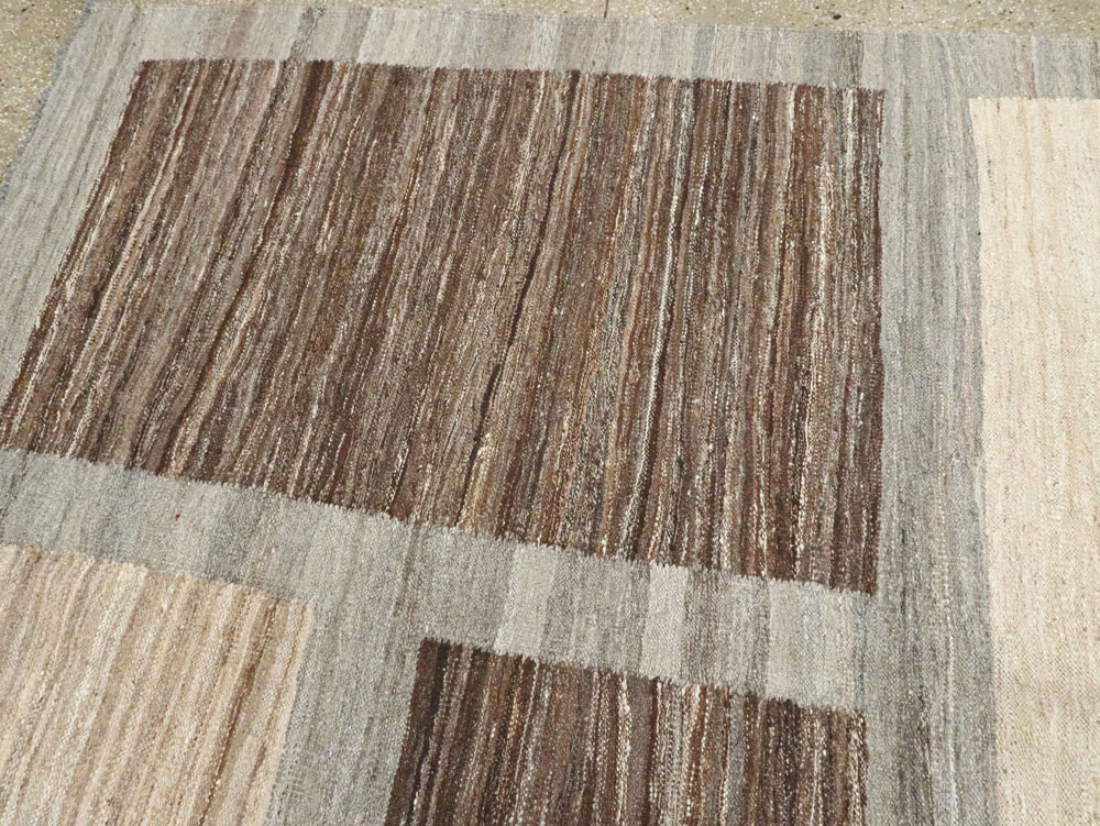 Modern Turkish Flat-weave Kilim, No.18992 - Galerie Shabab
