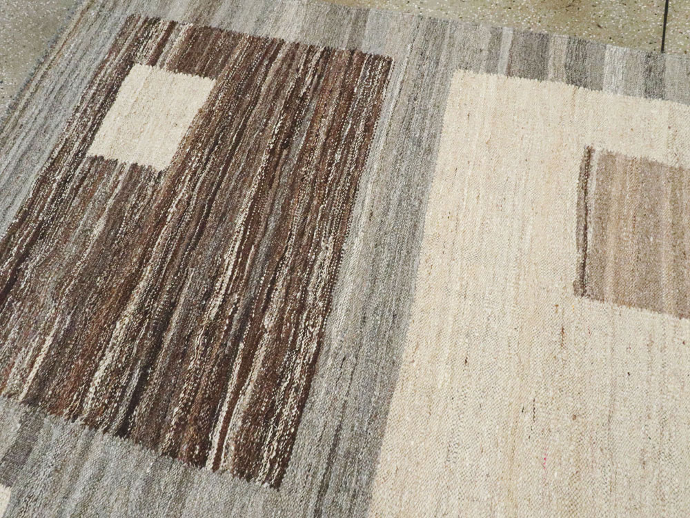 Modern Turkish Flat-weave Kilim, No.18992 - Galerie Shabab