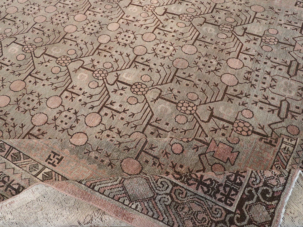 Antique East Turkestan Khotan Room Size Carpet, No.19007 - Galerie Shabab