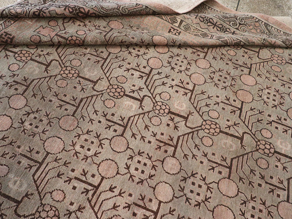 Antique East Turkestan Khotan Room Size Carpet, No.19007 - Galerie Shabab
